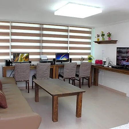 Wow Hills Guesthouse